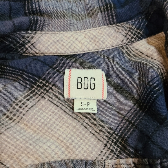 Urban Outfitters BDG Karl Slouchy Blue Plaid Flannel Button Down Womens Shirt S - Picture 6 of 8